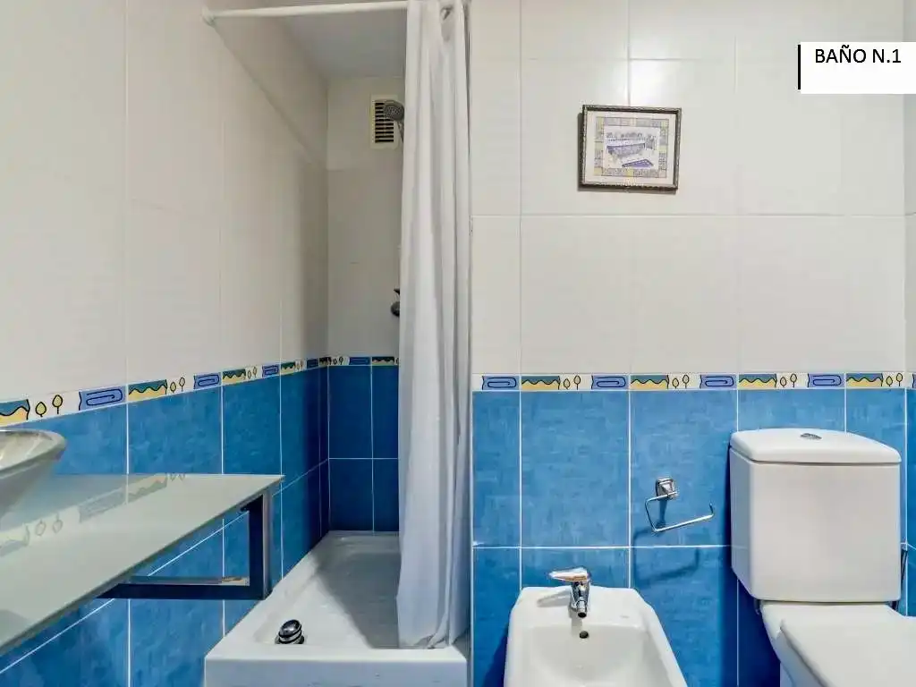 Badezimmer von Maisonette zur Miete in  Valencia Capital mit Klimaanlage und Balkon