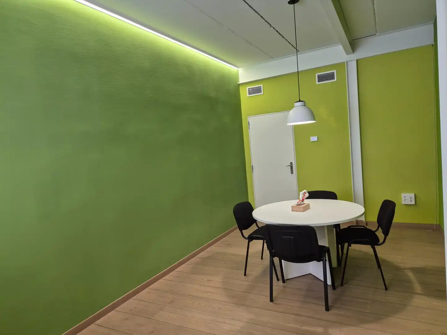 Esszimmer von Fabrikhallen zum Verkauf in Monóvar  / Monòver