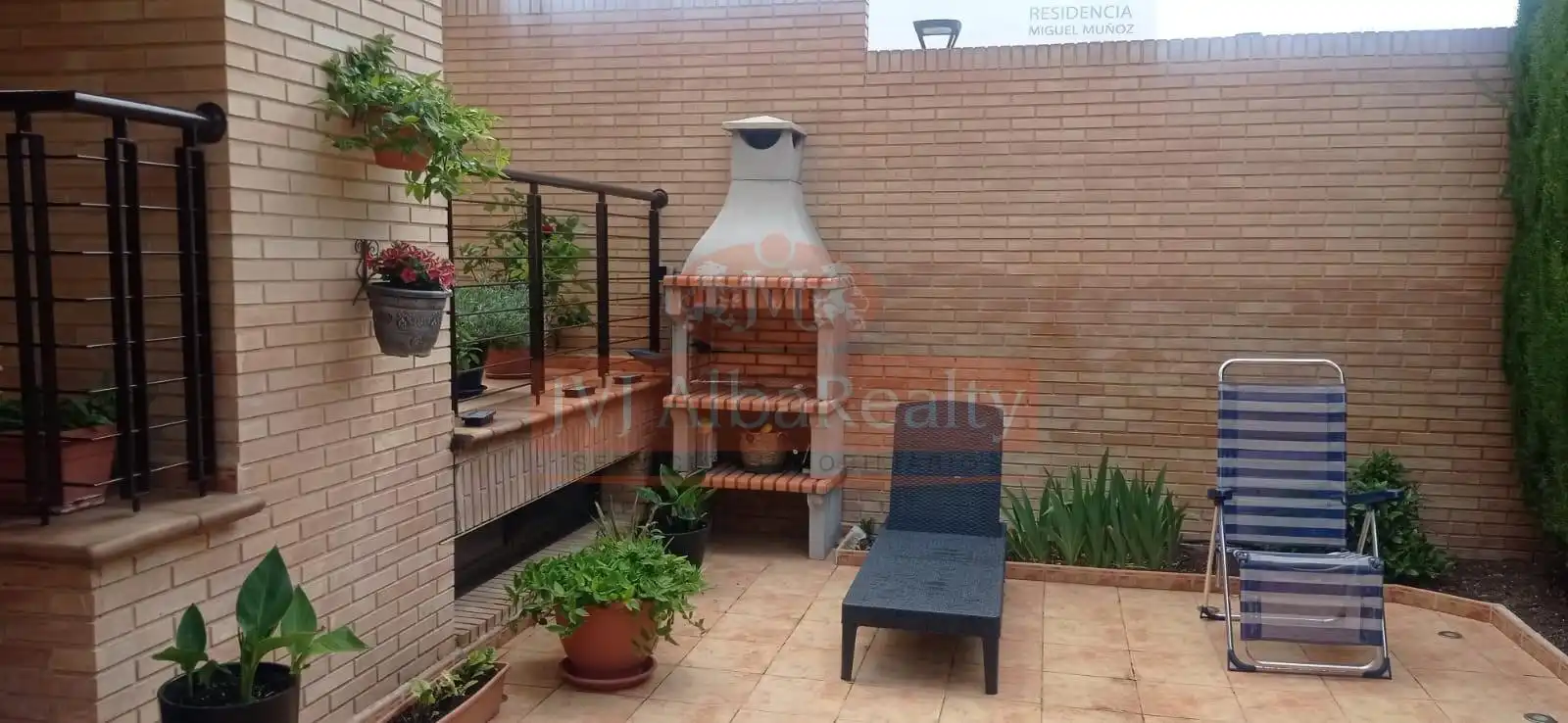 Terraza de Casa adosada en venta en Albacete con Aire acondicionado, Calefacción y Jardín privado