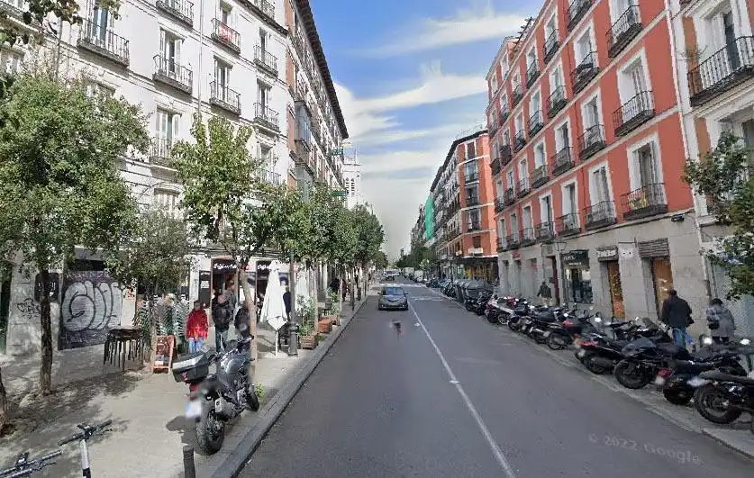 Vista exterior de Local en venda en Madrid