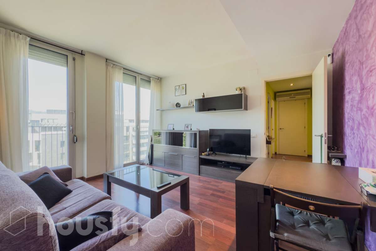 Living room of Flat for sale in L'Hospitalet de Llobregat  with Air Conditioner, Heating and Parquet flooring