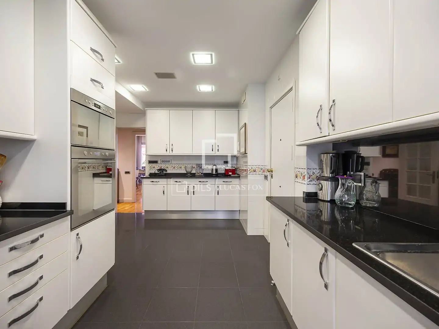 Küche von Wohnung zur Miete in Barcelona mit Heizung, Privatgarten und Parkett