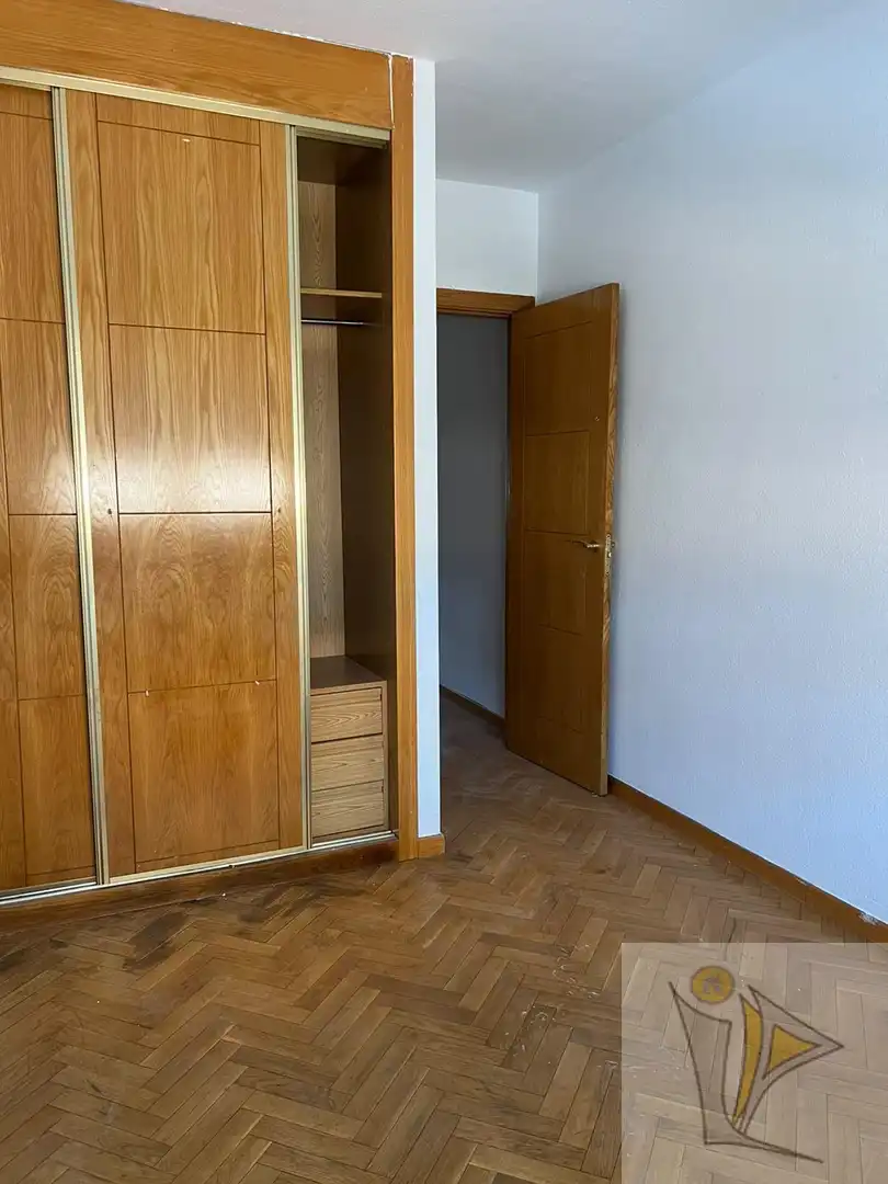 Schlafzimmer von Wohnung zum Verkauf in Madrid
