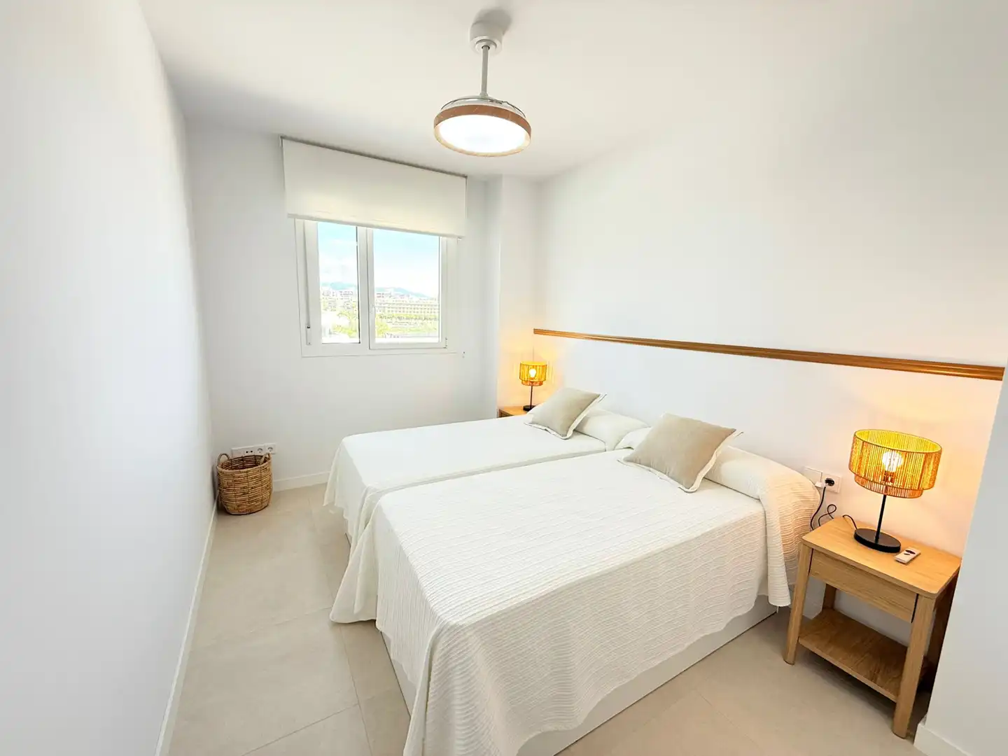 Habitación de Ático en venta en Vélez-Málaga con Aire acondicionado, Trastero y Piscina