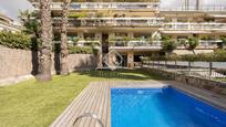 Exterior view of Flat for sale in  Barcelona Capital  with Air Conditioner, Terrace and Swimming Pool