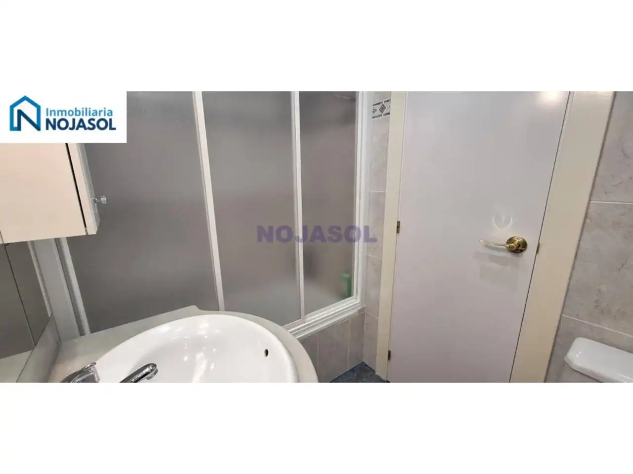 Bany de Apartament en venda en Noja amb Calefacció, Terrassa i Traster