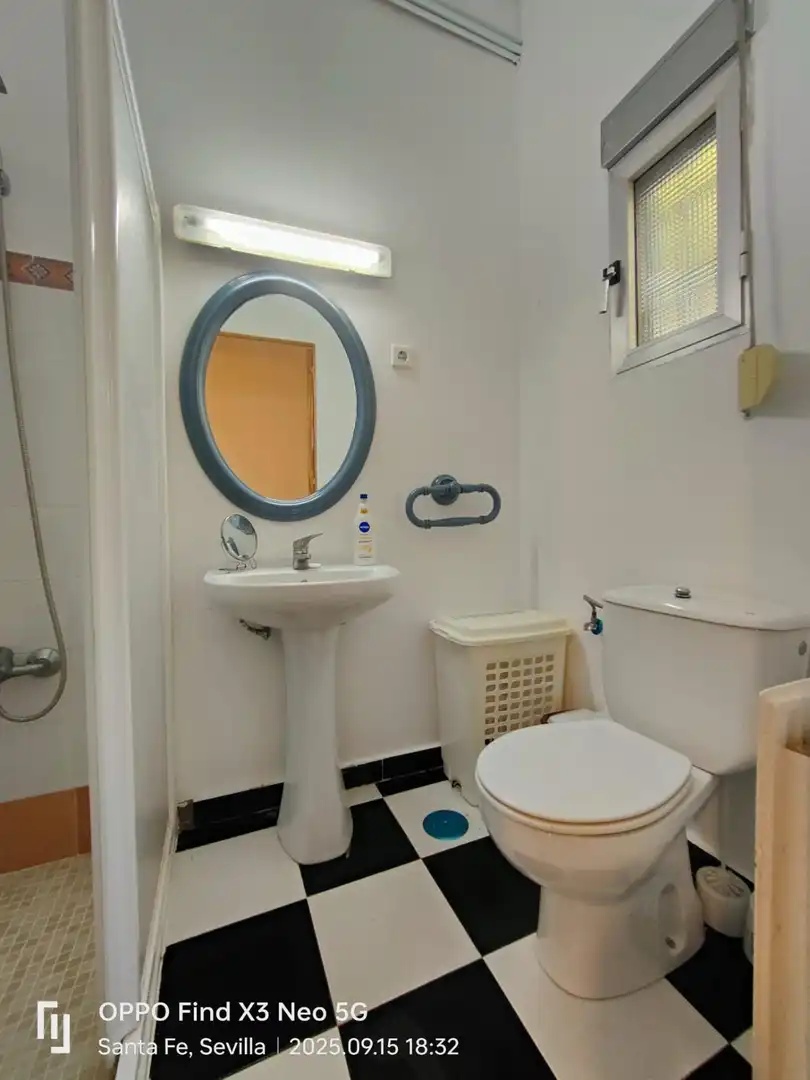 Bany de Casa o xalet en venda en El Viso del Alcor amb Aire condicionat, Jardí privat i Piscina