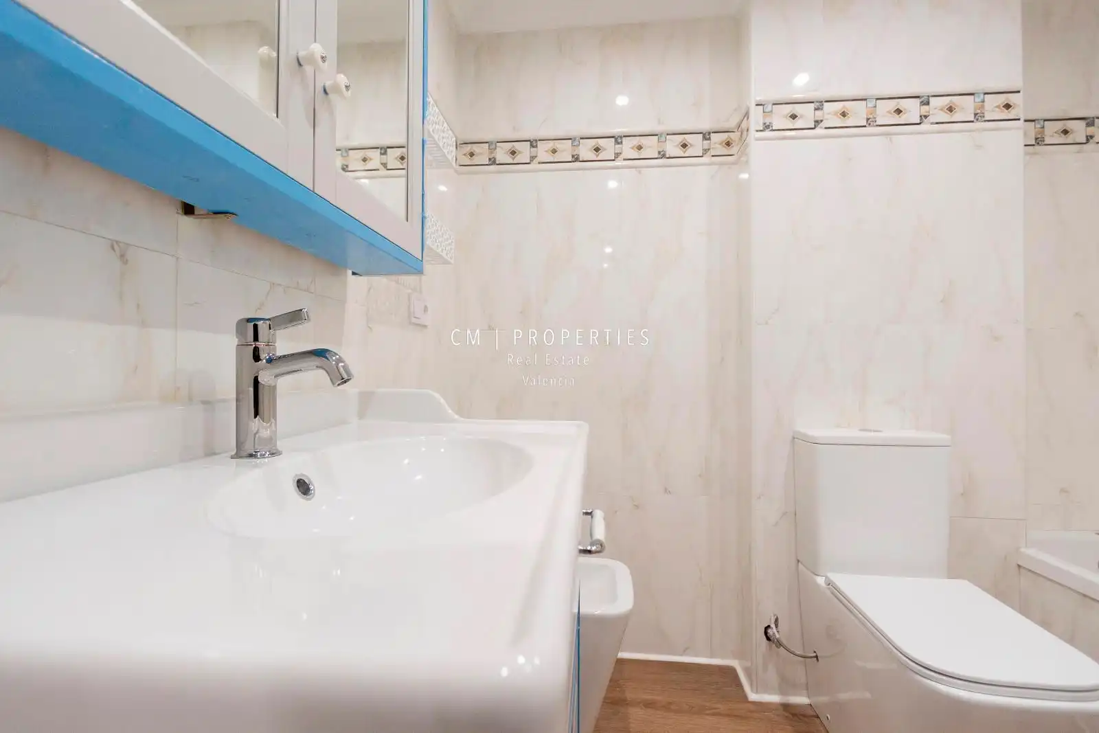 Baño de Piso en venta en Valencia con Aire acondicionado, Calefacción y Parquet