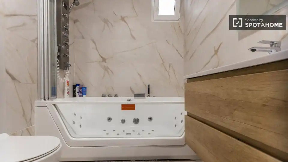 Flat with terrace to rent in L'Eixample, imagen 6