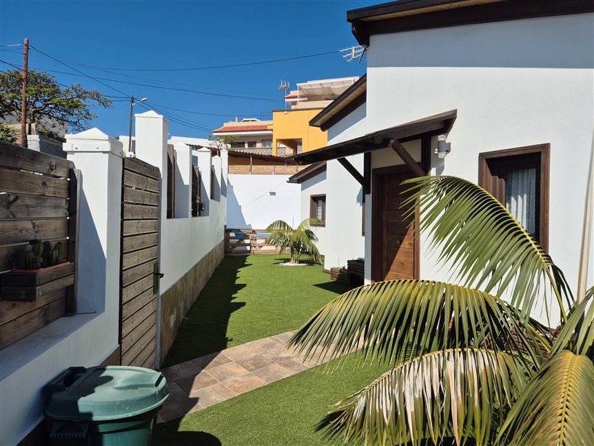 Exterior view of House or chalet for sale in Candelaria  with Air Conditioner, Private garden and Terrace
