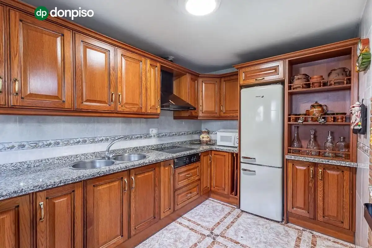 Casa con piscina en venta en Calle de las Cruces, imagen 11