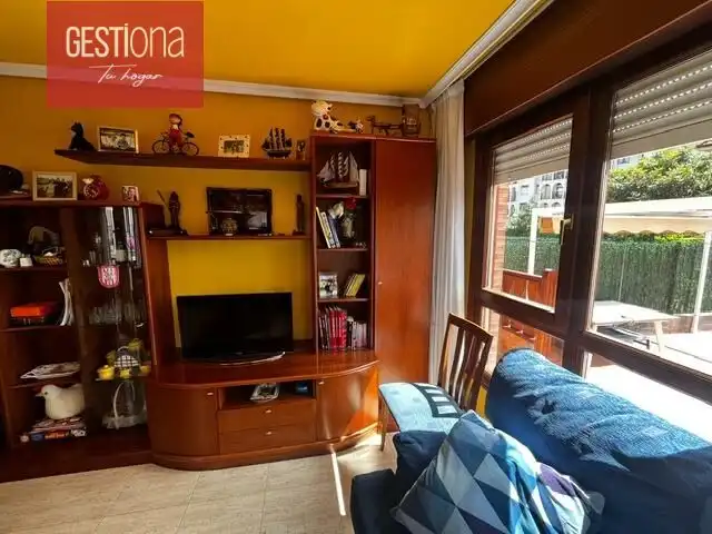 Sala de estar de Dúplex en venta en Noja con Calefacción, Jardín privado y Terraza