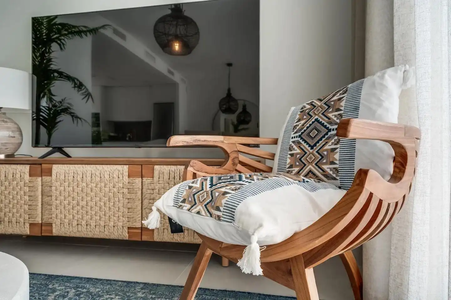 Sala d'estar de Dúplex de lloguer en Estepona amb Aire condicionat, Calefacció i Terrassa