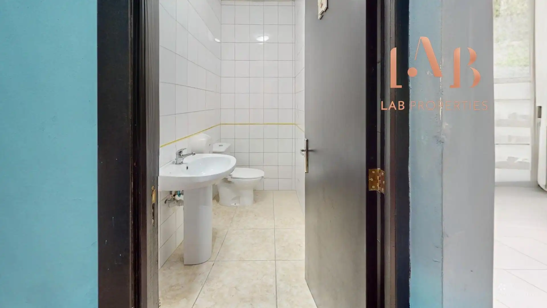 Bany de Local de lloguer en  Palma de Mallorca amb Aire condicionat i Moblat
