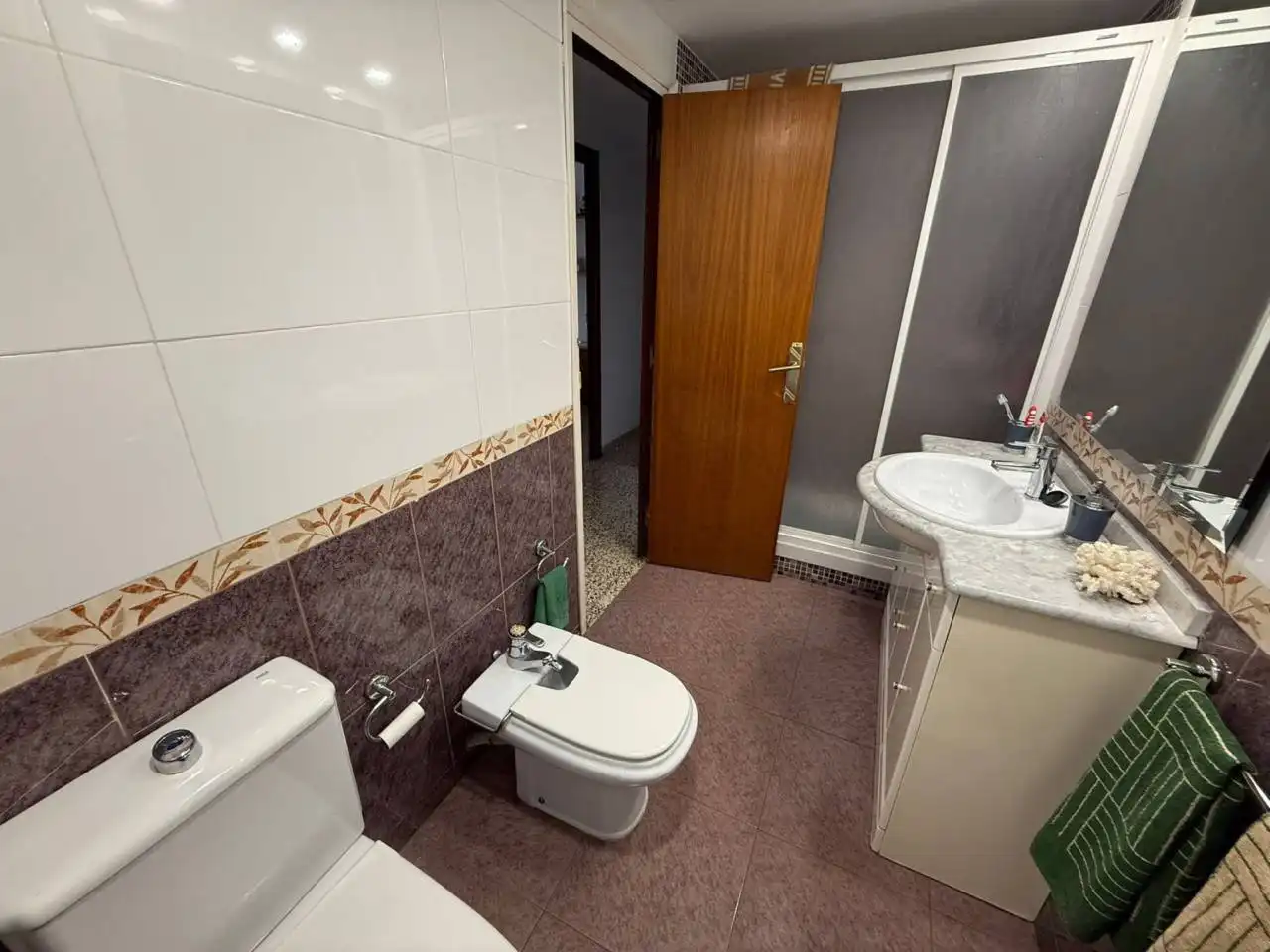 Badezimmer von Wohnung zum Verkauf in Cornellà de Llobregat mit Balkon