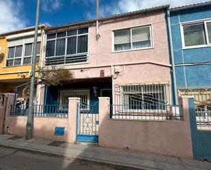 Vista exterior de Casa adosada en venda en Cartagena amb Aire condicionat, Terrassa i Balcó