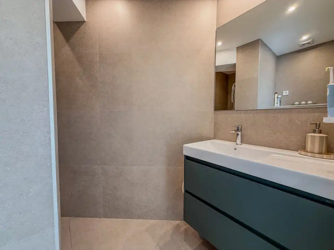 Badezimmer von Wohnung zur Miete in Donostia - San Sebastián  mit Heizung, Privatgarten und Terrasse