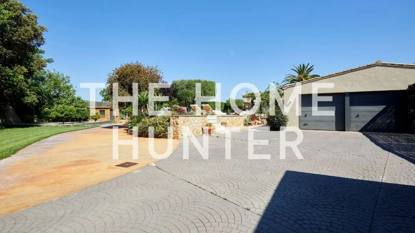 Exterior view of Houses for sale in Ventalló  with Air Conditioner, Heating and Private garden