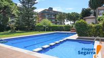 Piscina de Planta baixa en venda en Roda de Berà amb Aire condicionat, Parquet i Terrassa