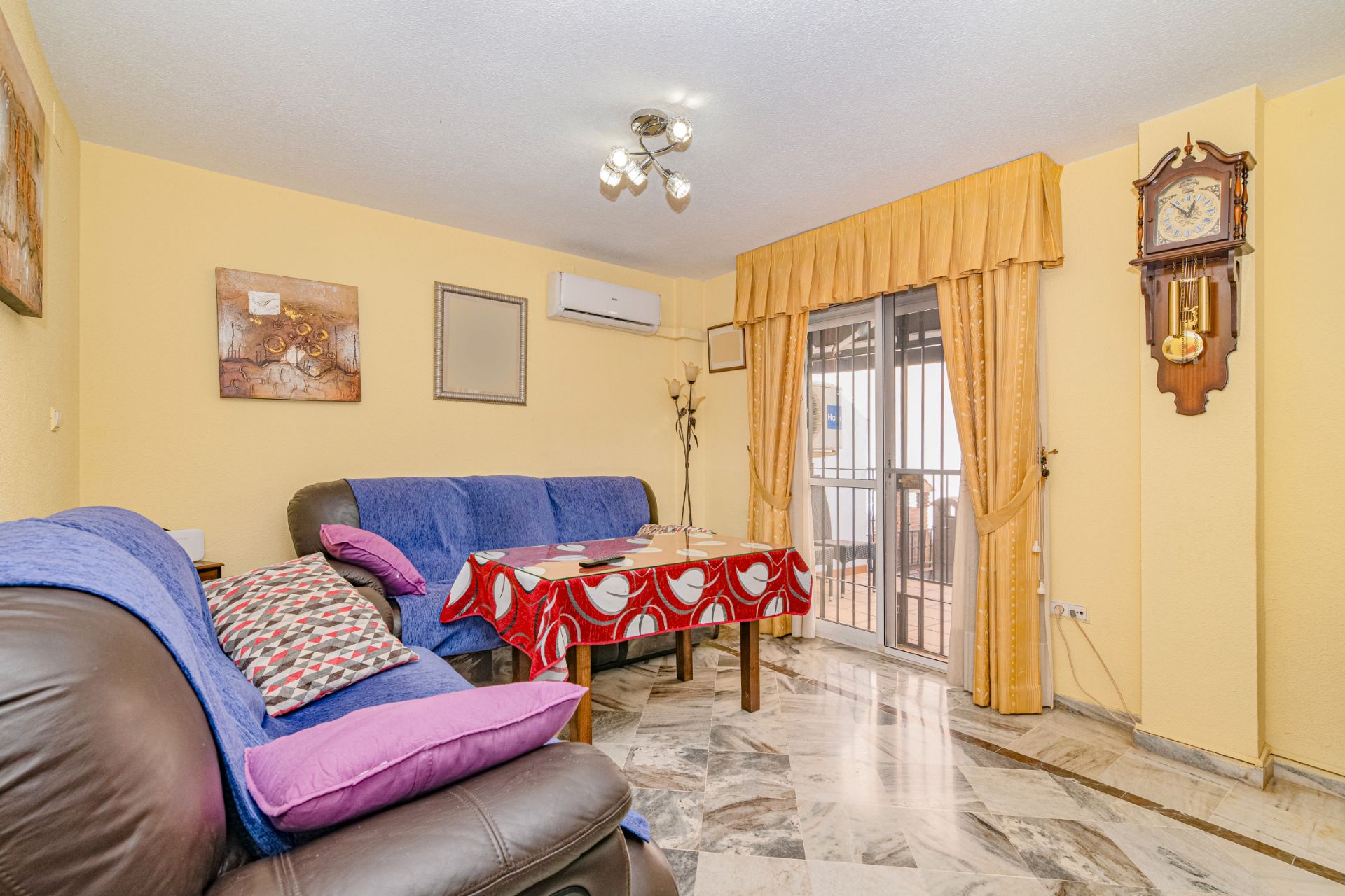 Einfamilien-Reihenhaus zum verkauf in Calle Rosalía de Castro, Belicena
