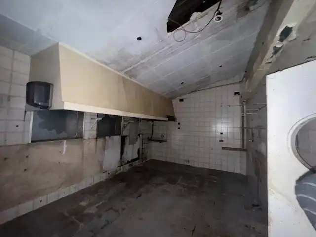 Cuina de Casa o xalet en venda en Mataró amb Jardí privat, Parquet i Terrassa