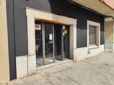 Business premises to rent in Calle Santa Marta 58a
