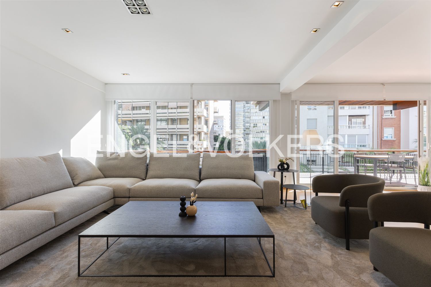 Exterior view of Apartment to rent in  Valencia Capital  with Air Conditioner, Heating and Terrace