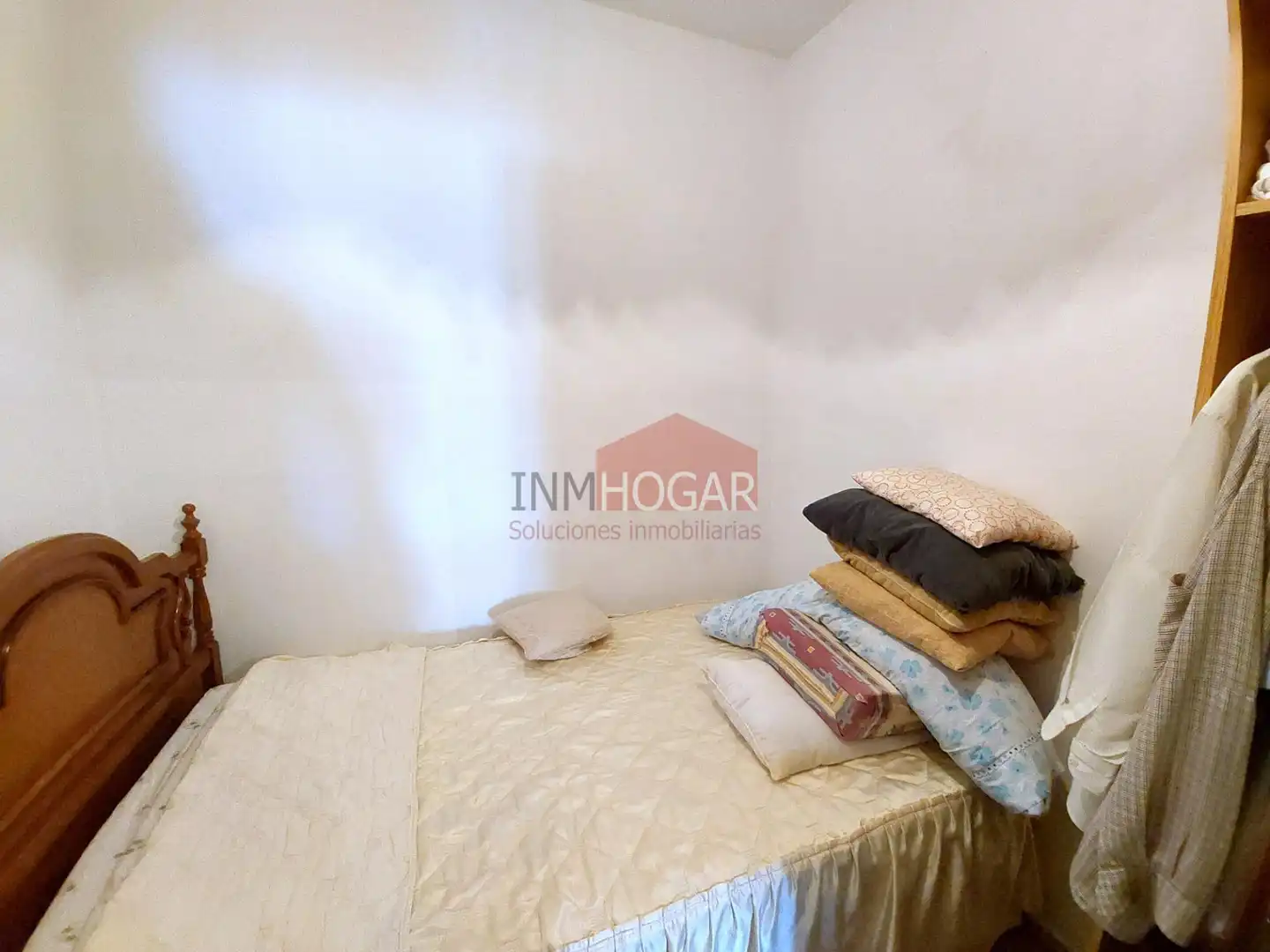 Dormitori de Casa o xalet en venda en Palacios de Goda amb Calefacció, Terrassa i Traster
