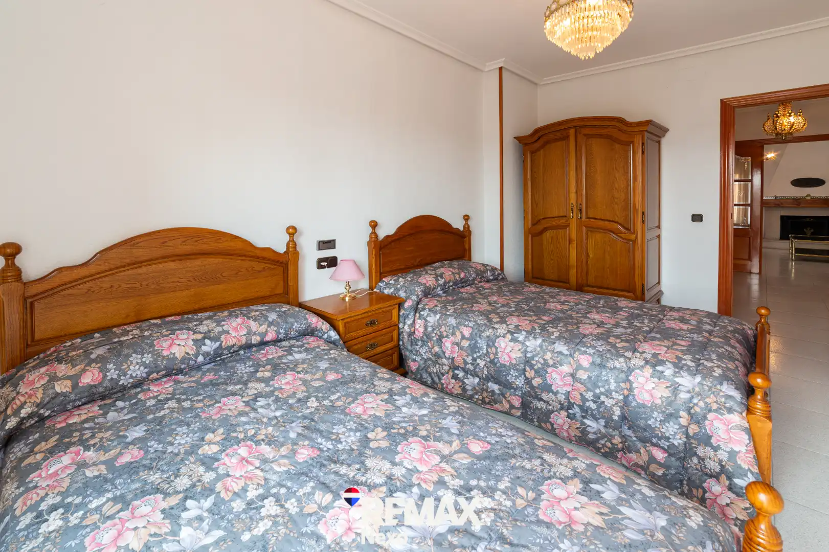 Habitación de Casa adosada en venta en Villaverde de Íscar con Aire acondicionado, Calefacción y Jardín privado
