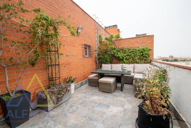 Dúplex en Venta en Portazgo