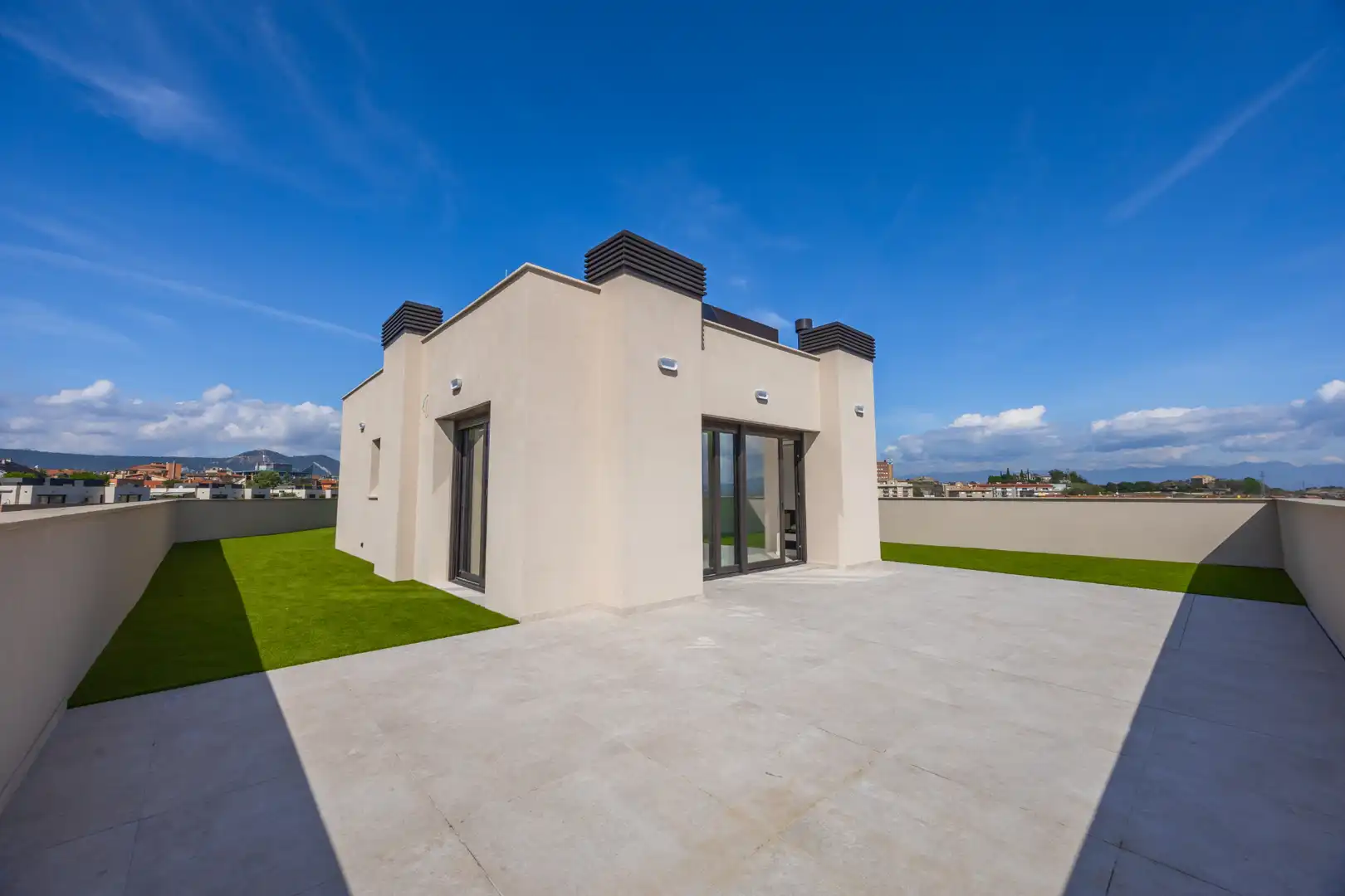 Neubau-Penthouse mit Aufzug zum Verkauf in Carrer Josep Maria Sert 2