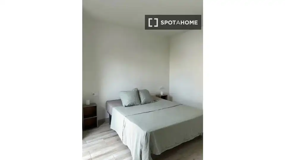 Schlafzimmer von Wohnung zur Miete in Torelló mit Klimaanlage, Heizung und Möbliert