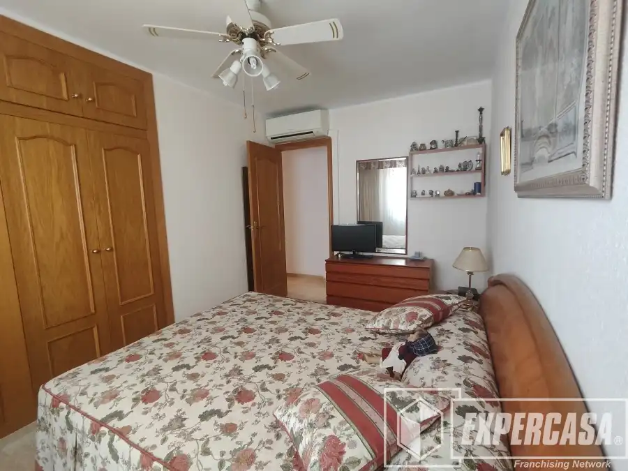Dormitori de Apartament en venda en Benicasim / Benicàssim amb Aire condicionat, Terrassa i Moblat