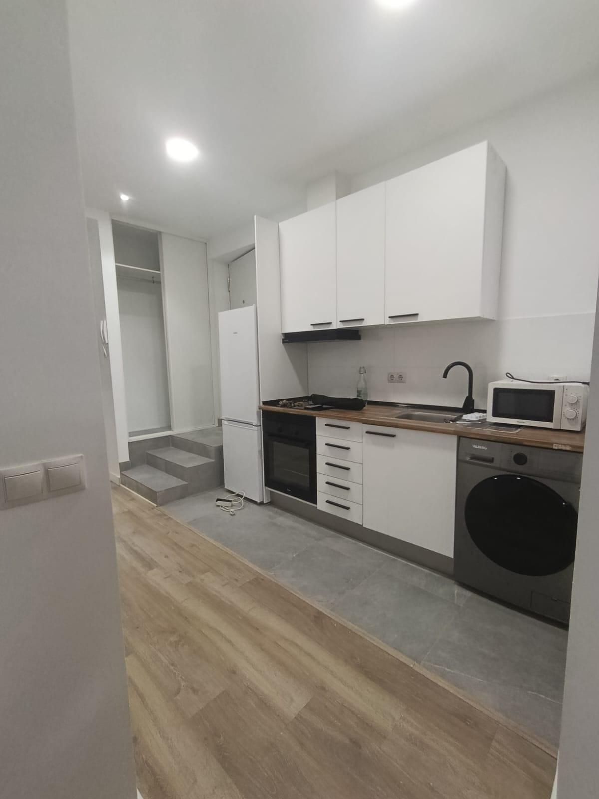 Kitchen of Flat to rent in  Madrid Capital  with Air Conditioner and Heating