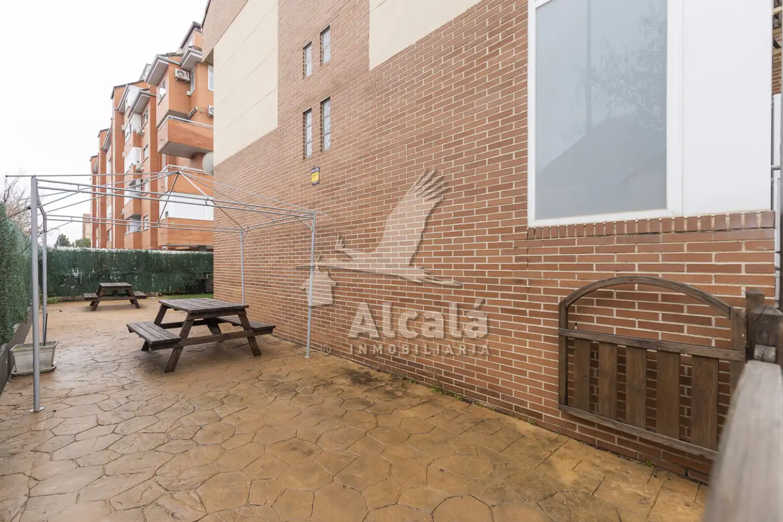 Außenansicht von Einfamilien-Reihenhaus zum Verkauf in Alcalá de Henares mit Heizung und Terrasse