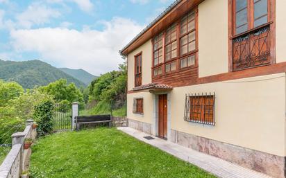 Vista exterior de Casa o xalet en venda en Teverga amb Terrassa