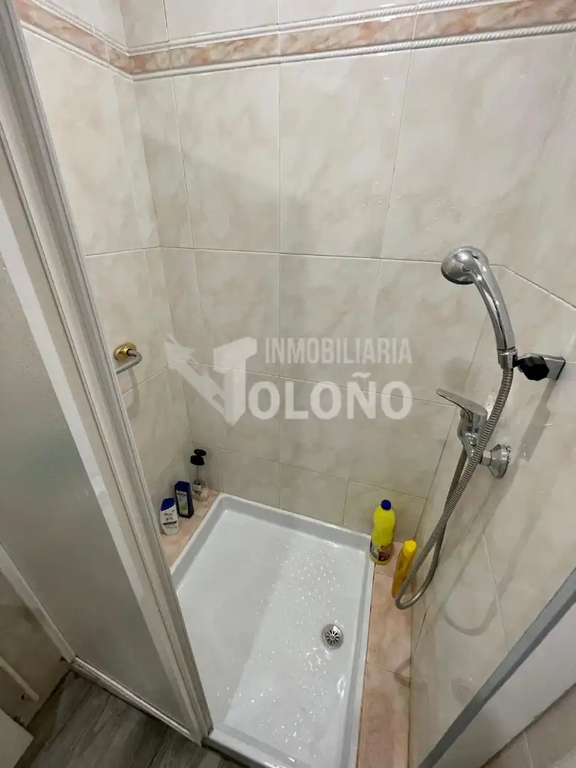 Bany de Pis en venda en Haro amb Calefacció, Parquet i Moblat