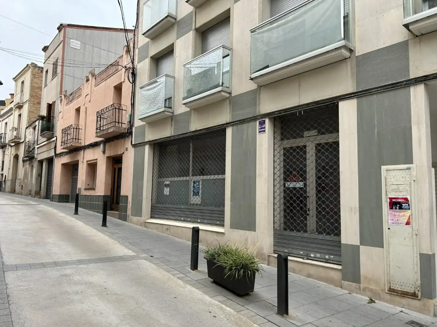 Vista exterior de Local en venta en Gelida