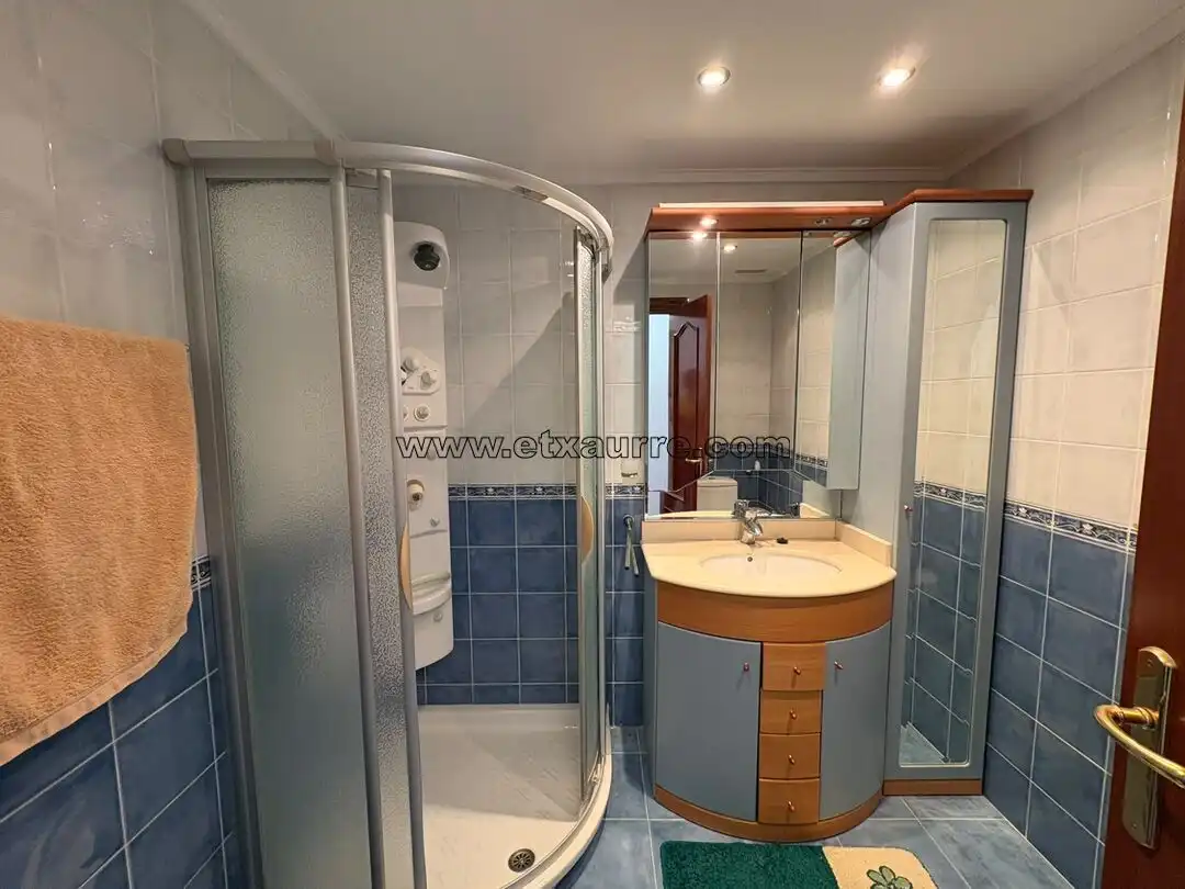 Bathroom of Flat for sale in Laudio / Llodio  with Heating, Storage room and Furnished
