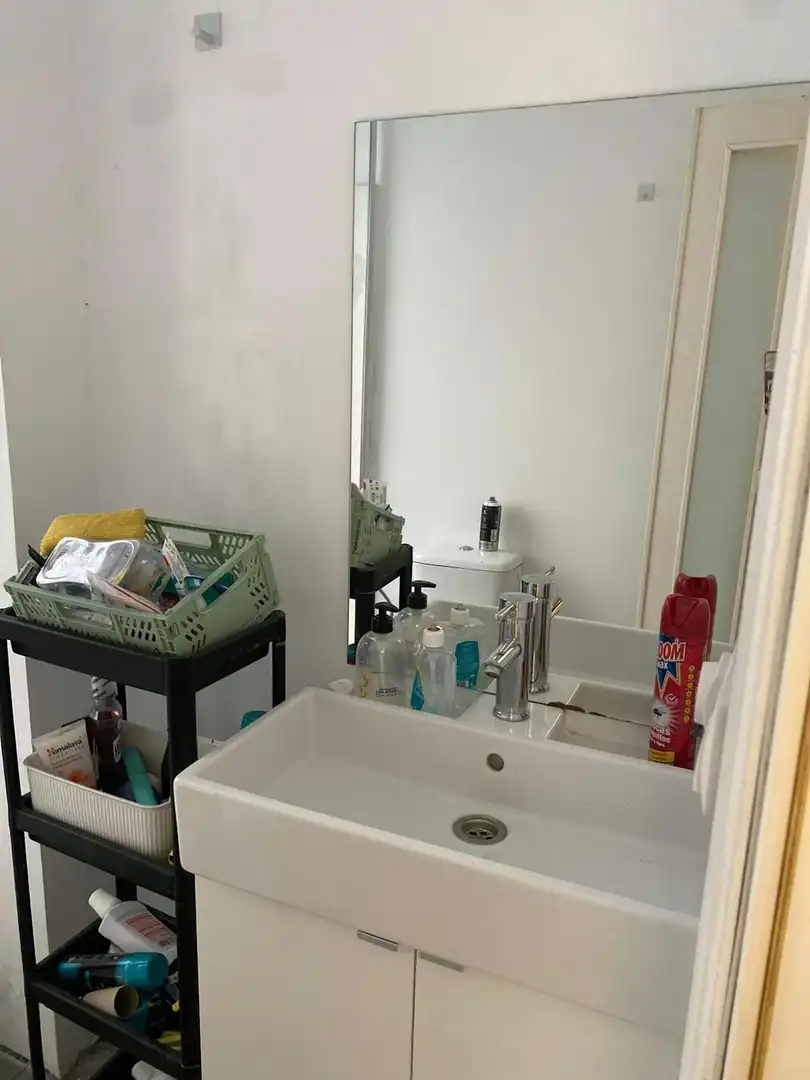 Bathroom of Flat for share in Barcelona  with Heating and Washing machine