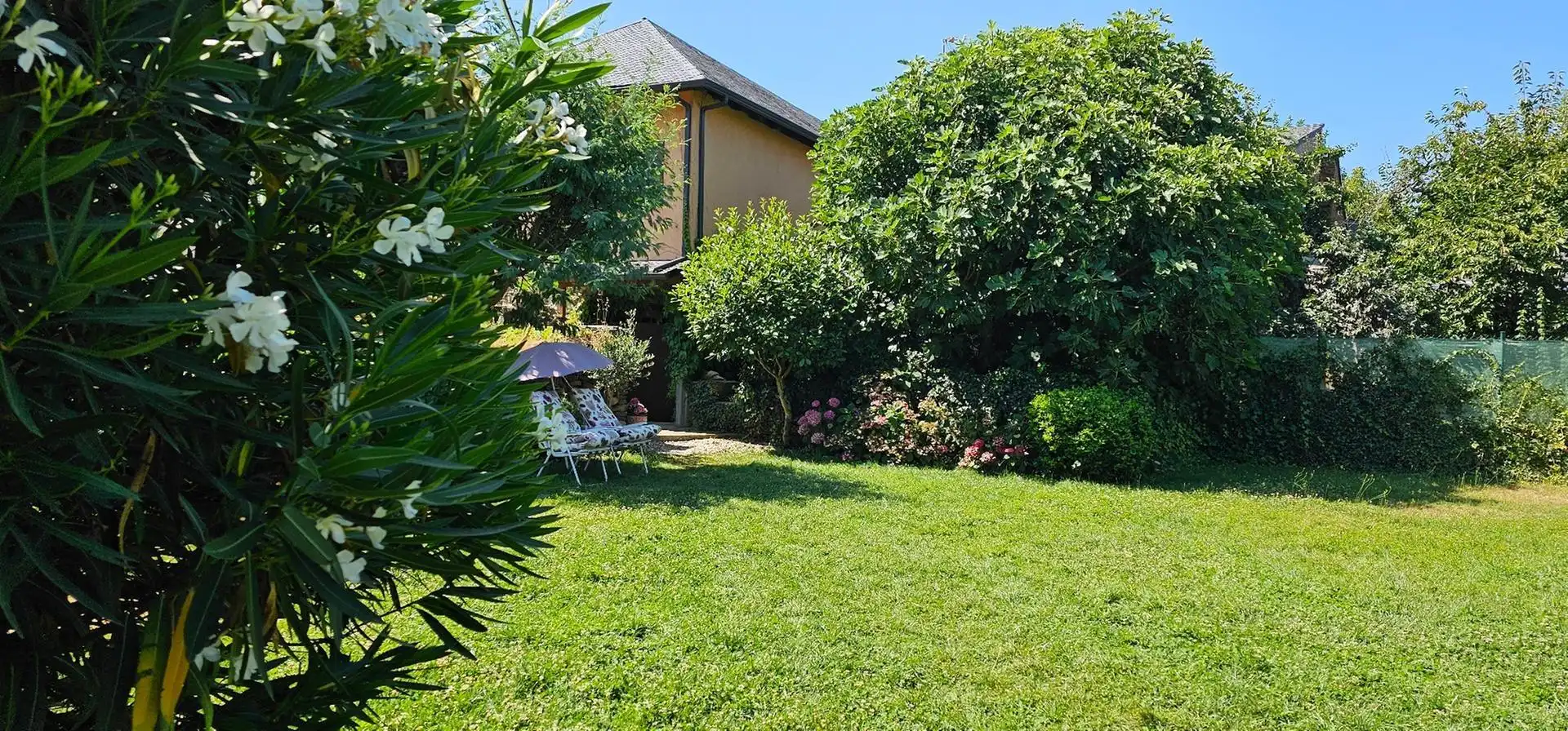 Jardí de Finca rústica en venda en Ponferrada amb Jardí privat