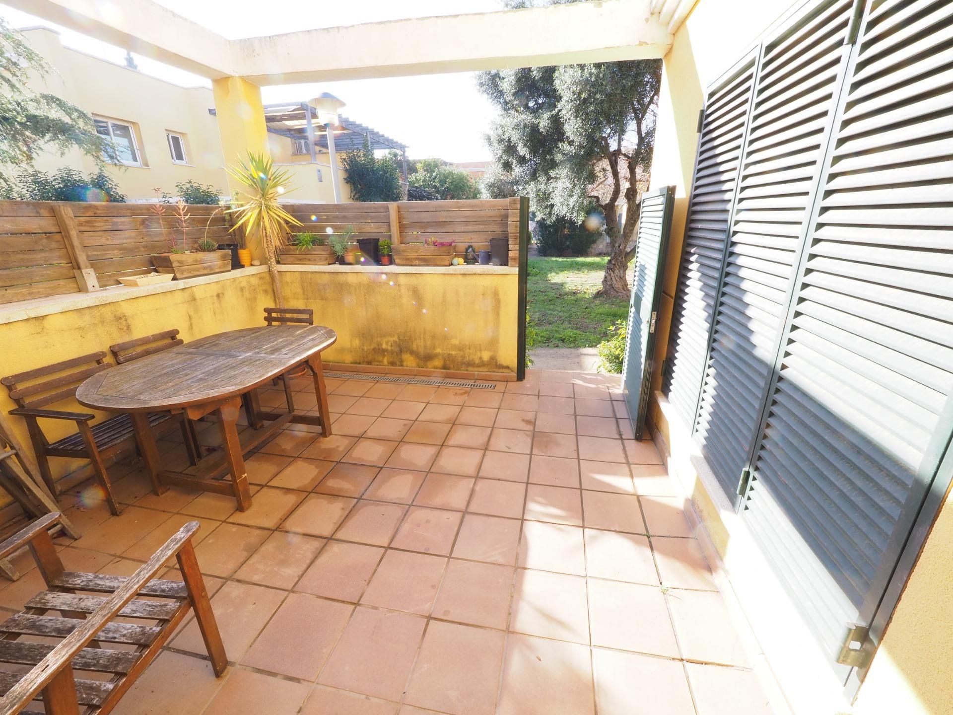 Jardí de Casa adosada en venda en El Vendrell amb Calefacció, Parquet i Terrassa