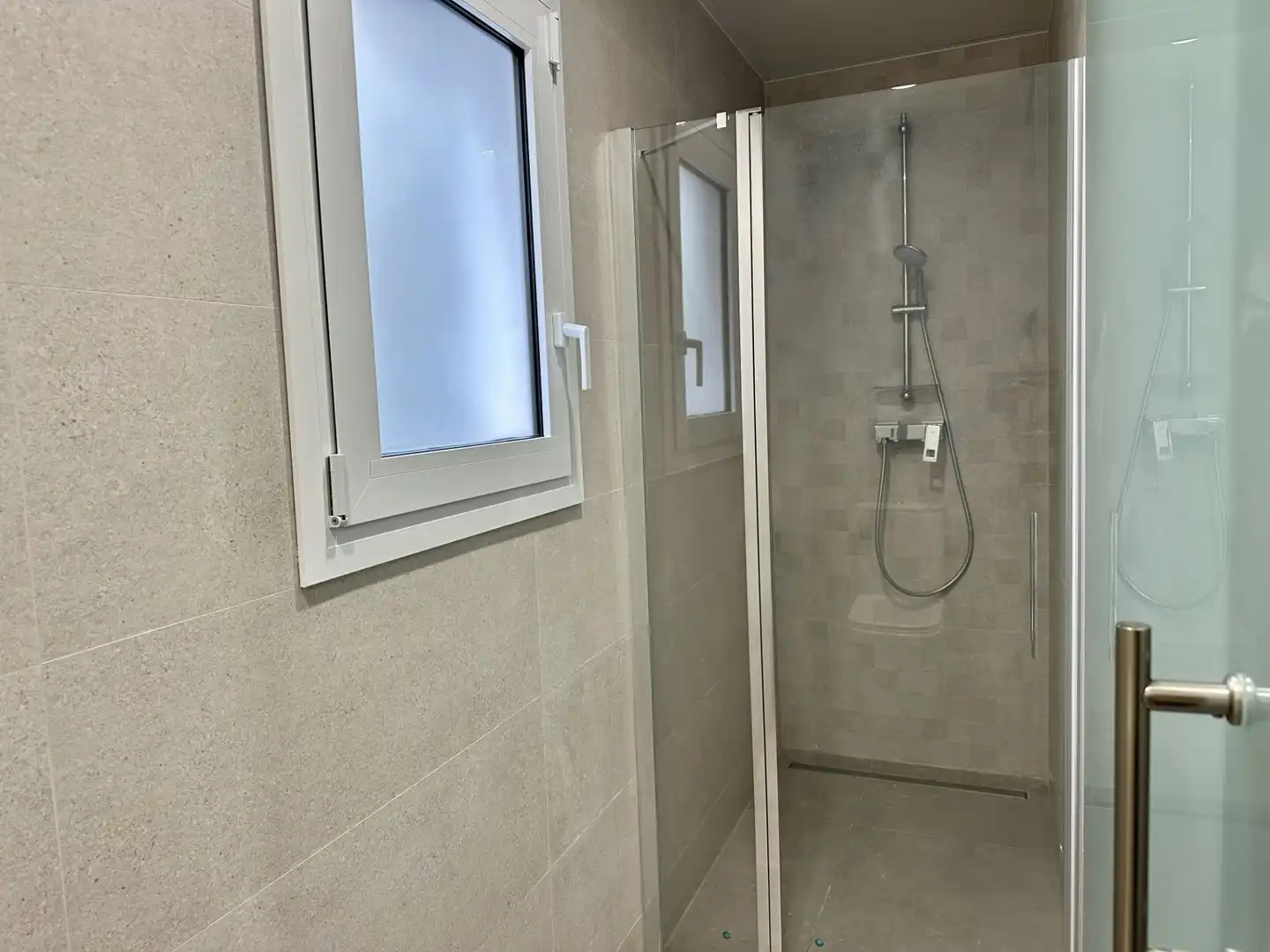 Bathroom of Flat for sale in Vilanova i la Geltrú  with Air Conditioner, Heating and Private garden