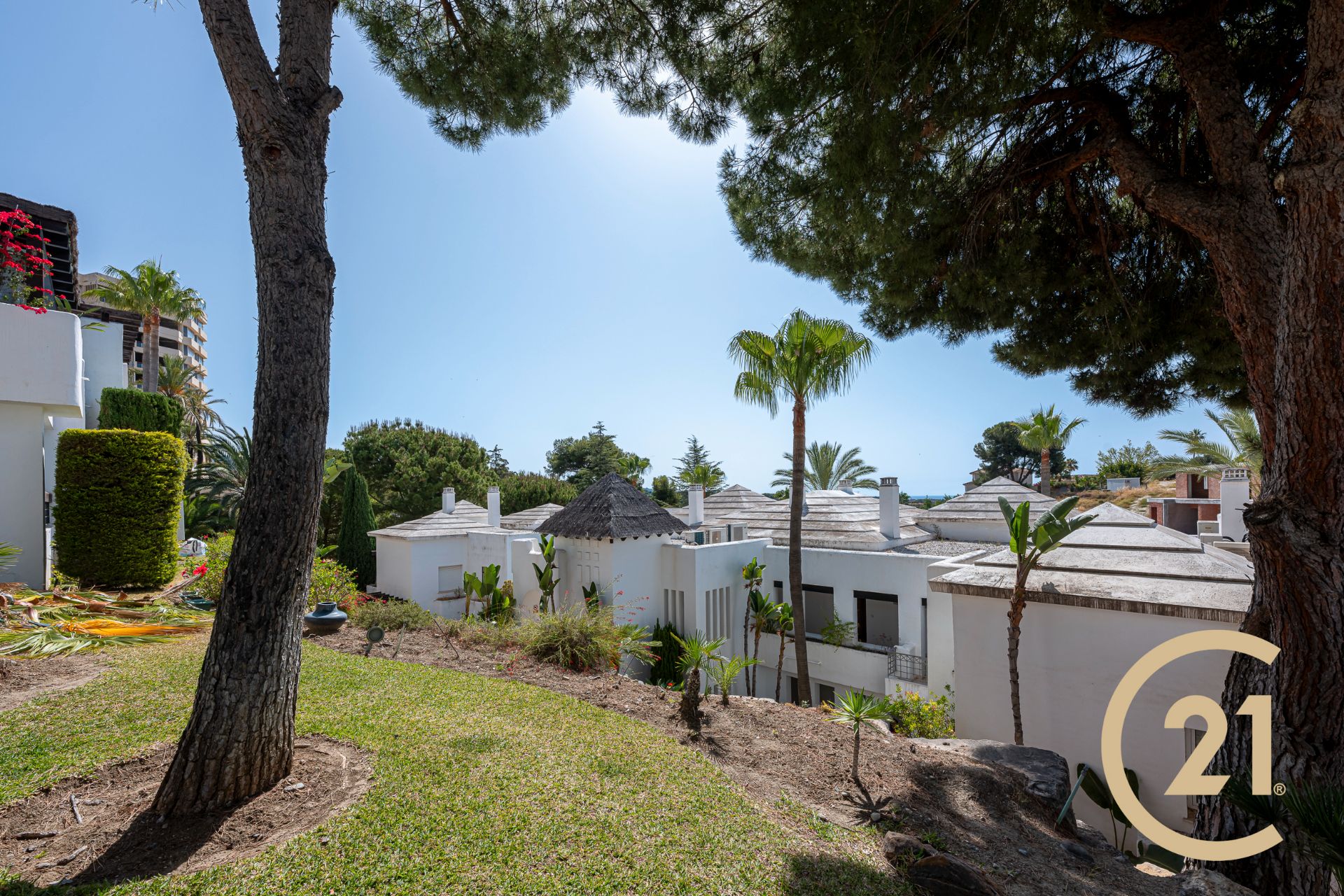 Exterior view of Study for sale in Marbella  with Air Conditioner, Terrace and Furnished