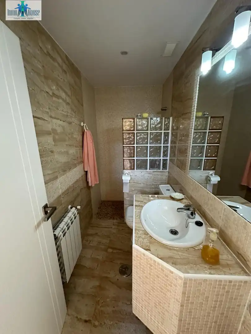 Bany de Casa o xalet en venda en Albacete amb Aire condicionat, Jardí privat i Parquet