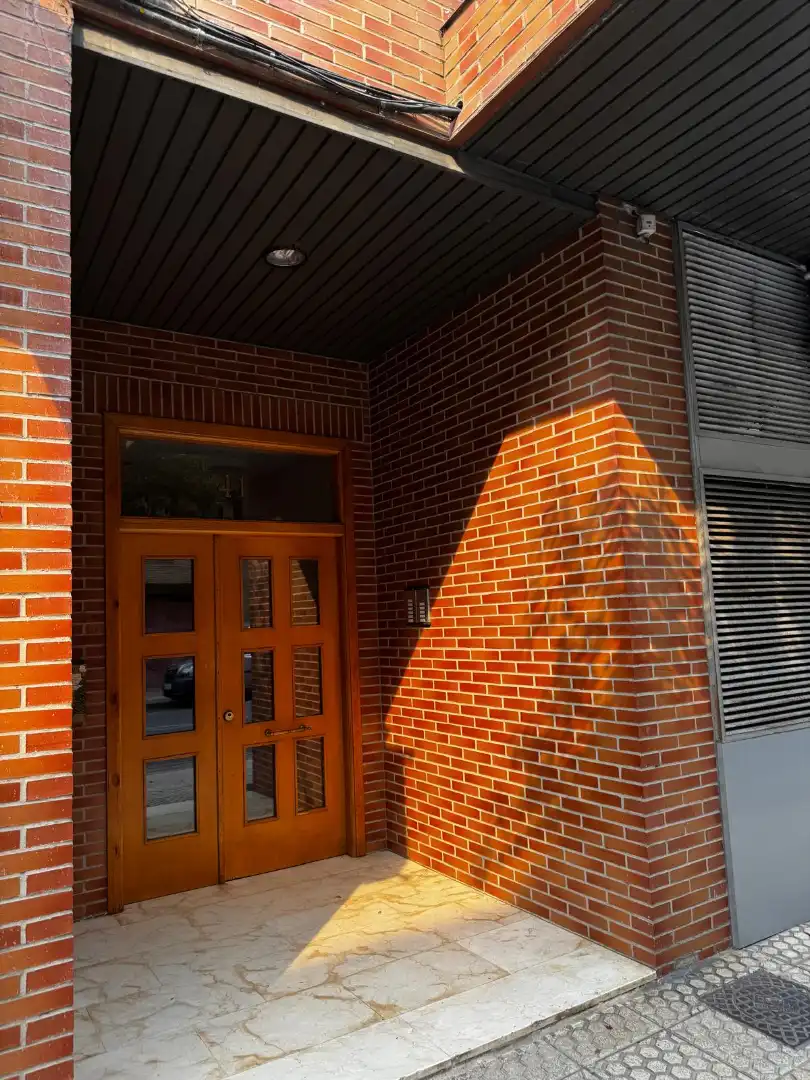 Vista exterior de Apartament en venda en Sabiñánigo amb Calefacció, Moblat i Forn