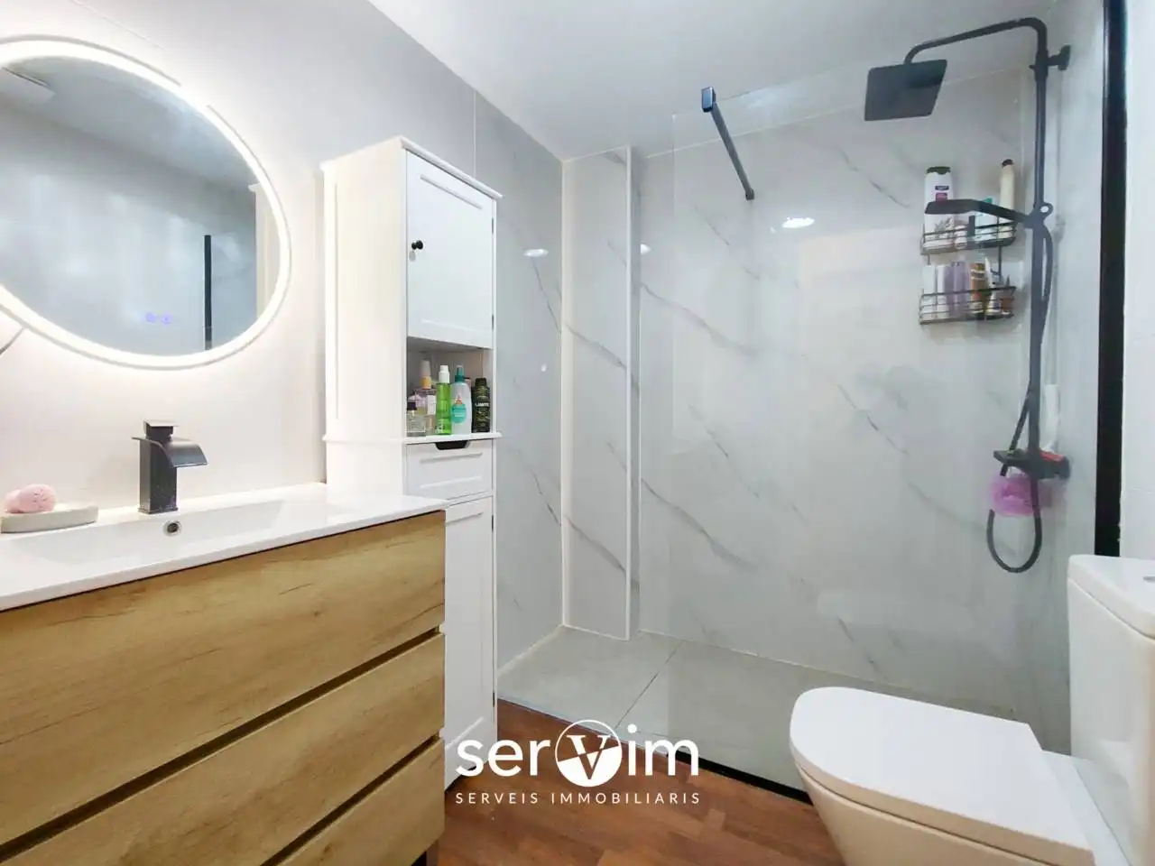 Baño de Piso en venta en Llagostera con Calefacción