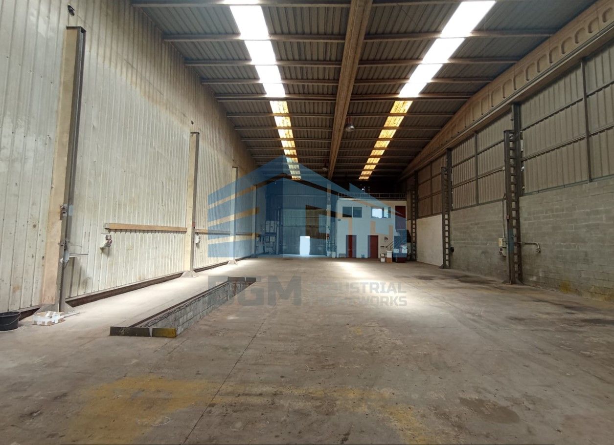 Industrial buildings to rent in Meis