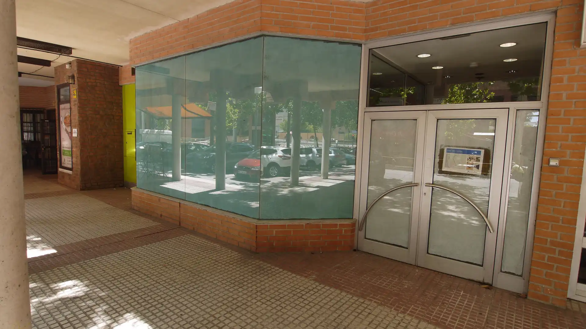 Vista exterior de Local de alquiler en Tres Cantos