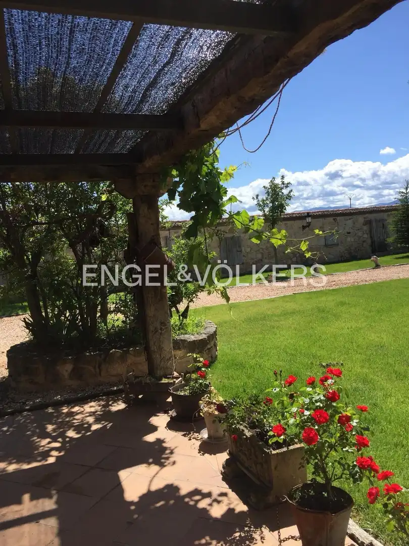 Casa o chalet en venta en Condado de Castilnovo con Aire acondicionado, Calefacción y Jardín privado